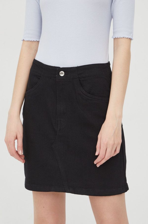 Vero Moda fusta culoarea negru, mini, drept
