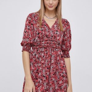AW21-SUD069_29X_F1.jpg Vero Moda Rochie culoarea rosu, mini, evazata