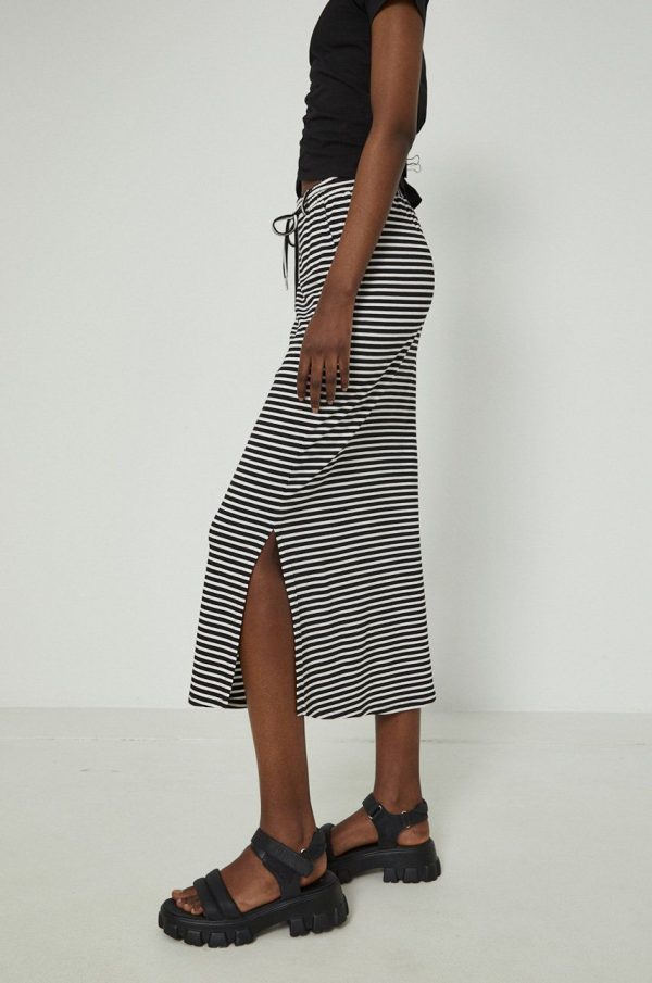 RS22-SDD904_99A_F1.jpg Medicine fusta culoarea negru, midi, drept