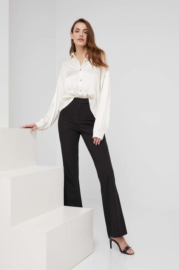 Answear Lab camasa femei, culoarea bej, cu guler clasic, relaxed