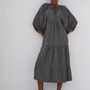 WW22-SUD012_99X_F1.jpg Answear Lab Rochie culoarea negru, midi, oversize