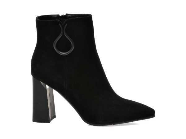 ghete_epica_negre_1r682_din_piele_intoarsa_jifi01112dk1r68299_2.jpg Ghete EPICA negre, 1R682, din piele intoarsa