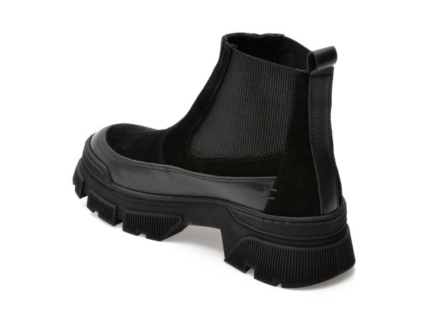 Ghete GRYXX negre, 4442304, din piele intoarsa
