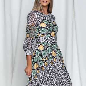 Rochie Alexa alba cu dungi negre si flori vernil galbene