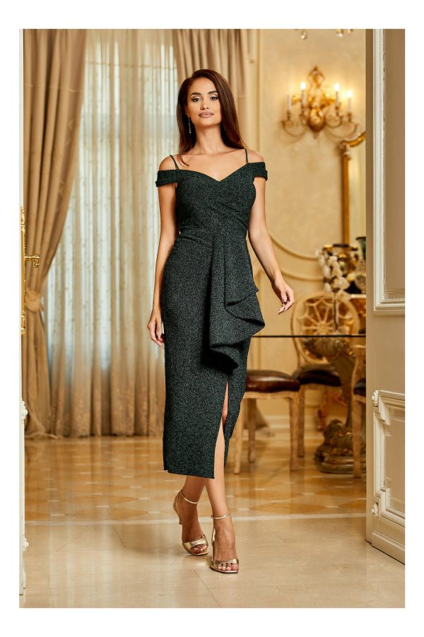 rochie-berta-verde-cu-umeri-goi-si-volan-pe-fusta-1037589-840321-4.jpeg Rochie Berta verde cu umeri goi si volan pe fusta