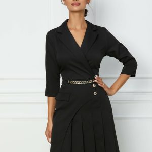 rochie-damia-neagra-tip-sacou-cu-accesoriu-metalic-in-talie-1075932-867528-4.jpeg Rochie Damia neagra tip sacou cu accesoriu metalic in talie