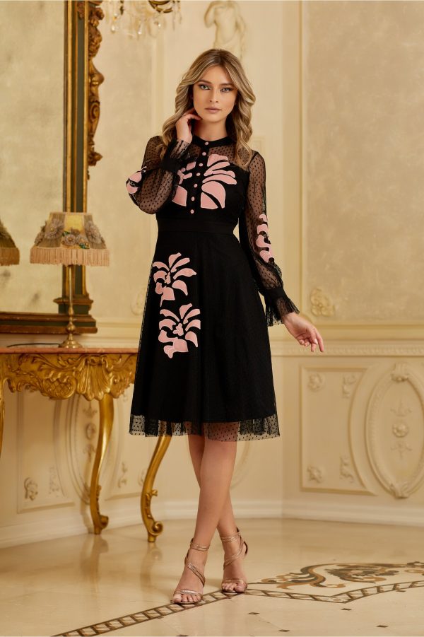 rochie-denisa-neagra-cu-aplicatie-florala-roz-1042368-843093-4.jpeg Rochie Denisa neagra cu aplicatie florala roz