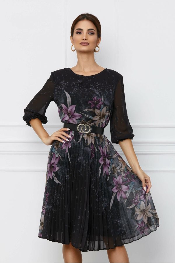 Rochie Diana neagra cu flori mov si fusta plisata