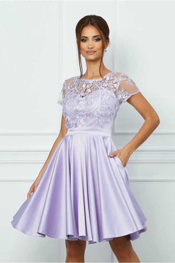 Rochie Ella Collection Ana lila pastel cu broderie la bust
