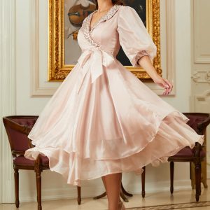 Rochie Iarina bej rose cu perlute si strasuri la bust