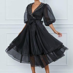 Rochie Iarina neagra cu perlute si strasuri la bust