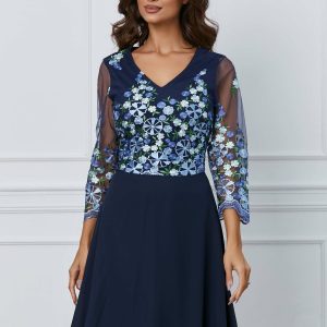 Rochie Karla bleumarin cu broderie pe bust