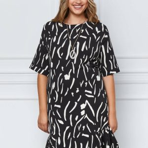 Rochie Kyra neagra cu imprimeu alb si pliuri la baza