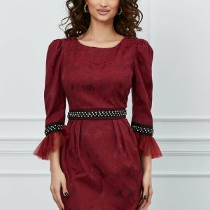 Rochie Mara bordo cu perle in talie si la maneci