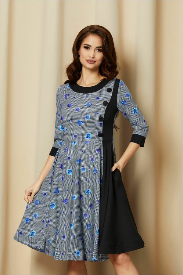 rochie-mbg-gri-in-carouri-cu-flori-albastre-951117-791871-4.jpeg Rochie MBG gri in carouri cu flori albastre