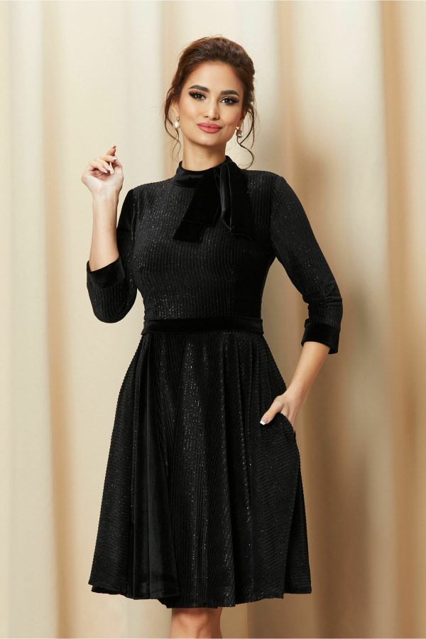 rochie-mbg-neagra-cu-funda-la-guler-979686-790056-4.jpeg Rochie MBG neagra cu funda la guler