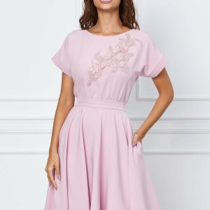 Rochie MBG roz cu broderie florala pe bust