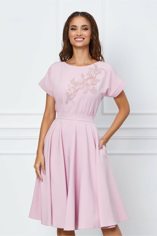 Rochie MBG roz cu broderie florala pe bust