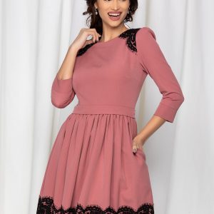 rochie-mbg-roz-cu-insertii-din-dantela-968585-776625-4.jpeg Rochie MBG roz cu insertii din dantela