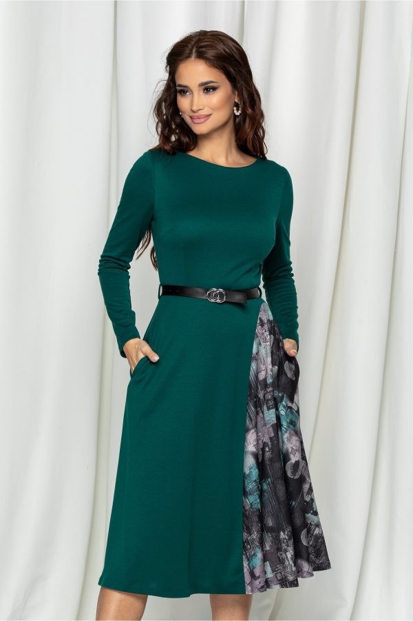 rochie-mbg-verde-cu-imprimeu-pe-fusta-963210-768909-4.jpeg Rochie MBG verde cu imprimeu pe fusta