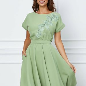rochie-mbg-vernil-cu-broderie-florala-pe-bust-1062546-857082-4.jpeg Rochie MBG vernil cu broderie florala pe bust