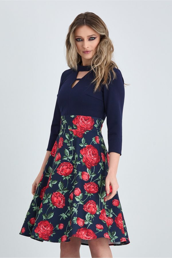 rochie-moze-bleumarin-cu-imprimeuri-florale-rosii-pe-fusta-1000464-804669-4.jpeg Rochie Moze bleumarin cu imprimeuri florale rosii pe fusta