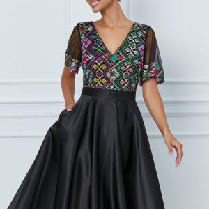 Rochie Moze neagra cu broderie traditionala la bust