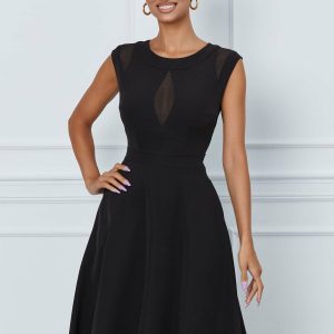 Rochie Moze neagra cu insertii din tulle la bust