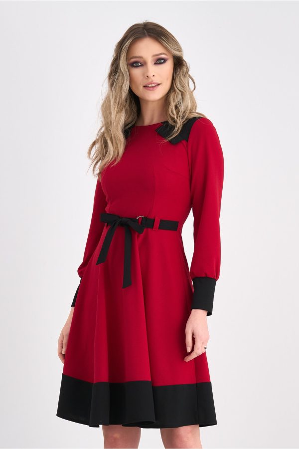 Rochie Moze rosie cu detalii negre