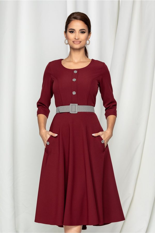 Rochie Simona bordo cu nasturi si curea