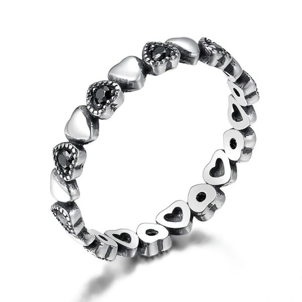 inel-din-argint-cu-cristale-zirconiu-black-and-silver-heart.jpg Inel din argint cu cristale zirconiu black and silver heart 8 US (diametru 18,2 mm)