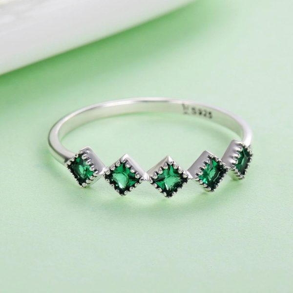 Inel green shape din argint 925 si cristale 8 US (diametru 18,2 mm)