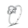 inel-playing-cute-dolphin-din-argint-925-cu-cristale.jpg Inel playing cute dolphin din argint 925 cu cristale 8 US (diametru 18,2 mm)