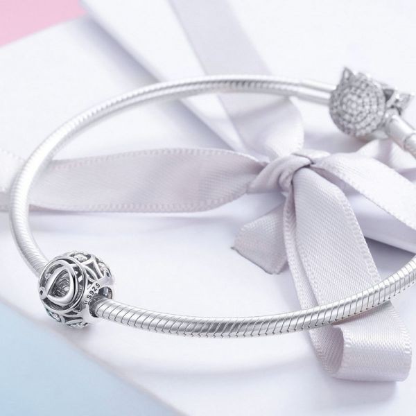 talisman-din-argint-925-cu-cristale-zirconiu-litera-d-1.jpg Talisman din argint 925 cu cristale zirconiu litera D
