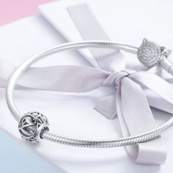 talisman-din-argint-925-cu-cristale-zirconiu-litera-z-1.jpg Talisman din argint 925 cu cristale zirconiu litera Z