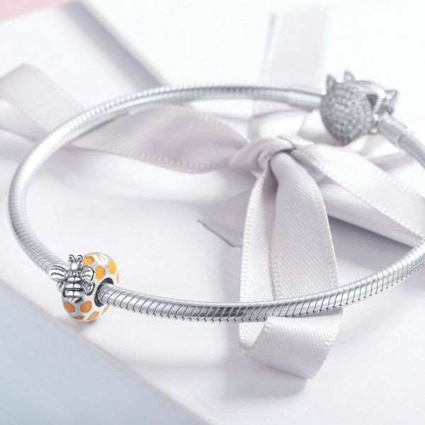 Talisman distantier din argint 925 honeybee comb