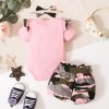 Body-fetite-cu-maneca-scurta-si-pantaloni-camuflaj-1.jpeg Body Fetite cu Maneca Scurta si Pantaloni Camuflaj - 9-12 luni