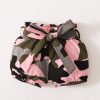 Body-fetite-cu-maneca-scurta-si-pantaloni-camuflaj-7.jpeg Body Fetite cu Maneca Scurta si Pantaloni Camuflaj - 9-12 luni