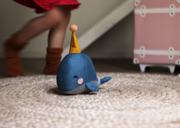 Picca-Loulou-whale-2-scaled-1123x800-1.png Picca Loulou ? Balena in cutie cadou-21 cm