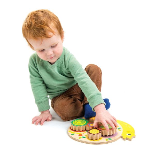 TL8347-snail-whirls-2.jpg Tender Leaf Toys - Melcul didactic din lemn - Snail Whirls