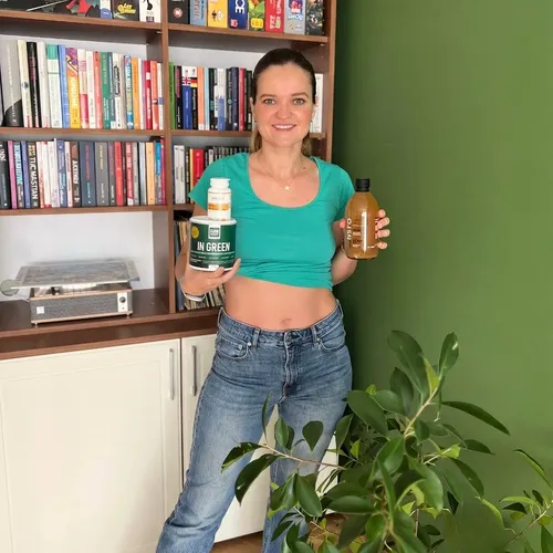 1-nou-ana-provocare-detox-ianuarie-in-green-vitamina-c-otet-2-nou-patrat.webp Pachet Complet pentru Digestie, Detox și Abdomen Plat - In Green + Vitamina C + Oțet