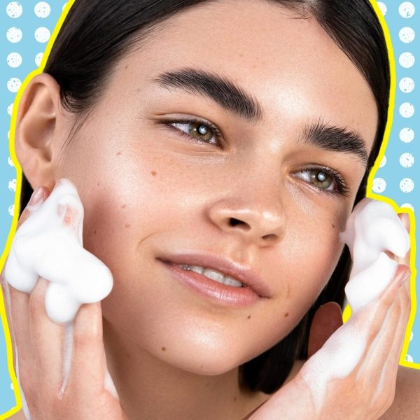 Spumă curățare ten, Foaming Facial Cleanser, demachiant tip spumă cu acizi derivați din fructe, Aloe Vera și Panthenol