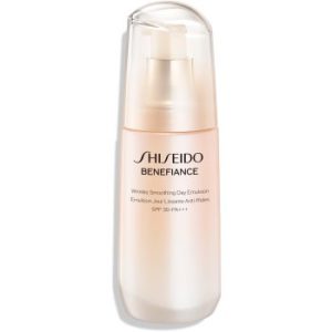 Shiseido Benefiance Wrinkle Smoothing Day Emulsion Emulsie protectoare anti-îmbătrânire SPF 30