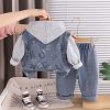 Compleu-Baieti-3-Piese-–-Vesta-Denim-Hanorac-si-Blugi4.jpg Compleu Băieți 3 Piese Gri – Vestă Denim, Hanorac și Blugi - 3-4 ani