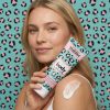 Lotiune-Hidratanta-pentru-Corp-Daily-Body-Lotion-cu-Ceramide-Vegetale-Squalane-din-Masline-Acid-Hialuronic-–-Formula-Imbunatatita-3.jpg Loțiune Hidratantă pentru Corp Daily Body Lotion cu Ceramide Vegetale, Squalane din Măsline & Acid Hialuronic – Formulă Îmbunătățită