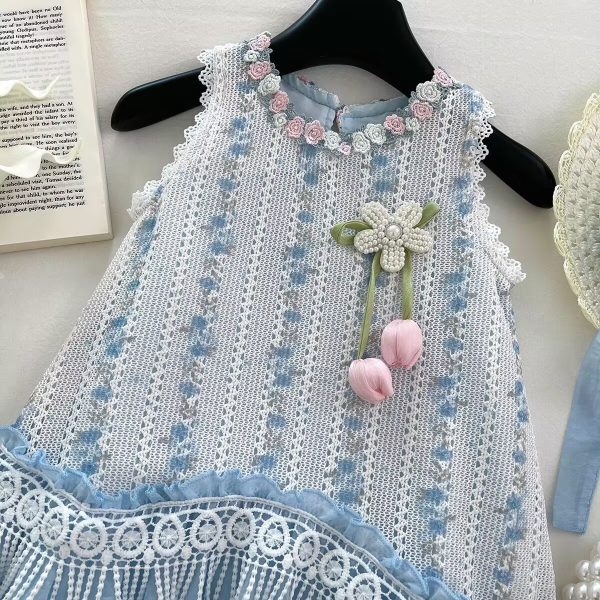 Rochita-Fetite-Albastru-Broderie-Florala-Miriam3.jpg Rochiță Fetițe Albastru Broderie Florală Miriam - 5-6 ani