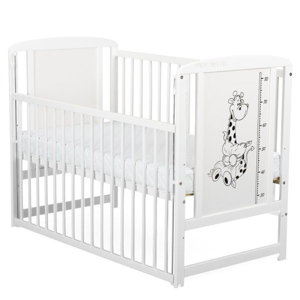 Patut din lemn bebe, 120x60 cm, Cu laterala culisanta, Din lemn de pin si mdf, Stabil si rezistent, Inaltime saltea reglabila pe 3 nivele, Laterala cu 3 bete detasabile, EN716-1, EN716-2, Alb, Babyneeds, Timmi Girafa