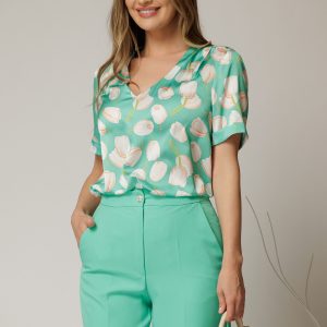 bluza-dama-verde-cu-imprimeu-lalele-si-maneci-scurte-1461301-1150519-4.jpeg Bluza dama verde cu imprimeu lalele si maneci scurte