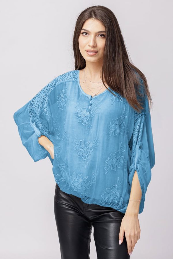 bluza-din-matase-naturala-bleumarin-brodata-si-dantela-pe-spate-si-nasturei-478232.jpg Bluza din matase si vascoza albastru jeans brodata si dantela pe spate si nasturei