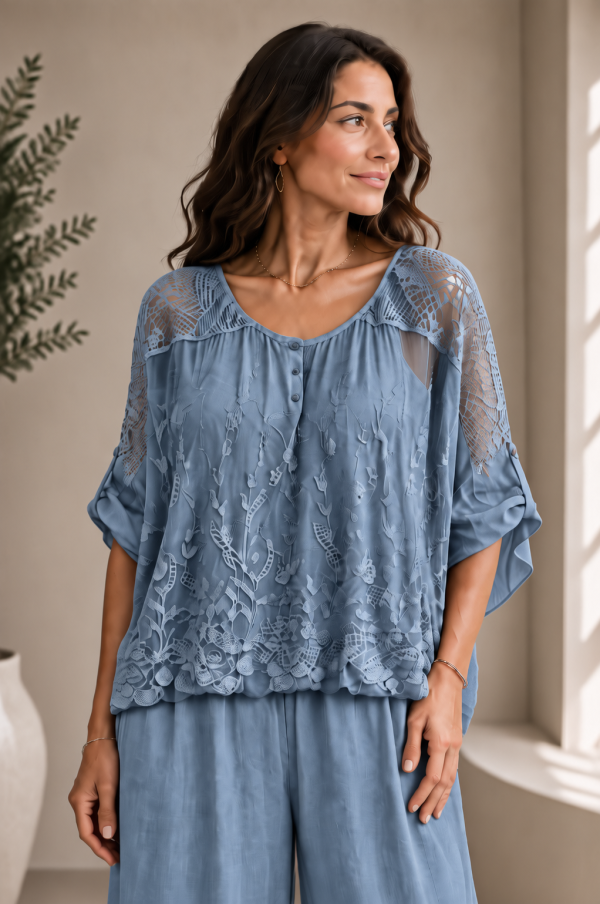 bluza-din-matase-si-vascoza-cu-broderie-bogata-dantela-pe-spate-si-nasturei-albastru-jeans-811782.png Bluza din matase si vascoza cu broderie bogata, dantela pe spate si nasturei, albastru jeans